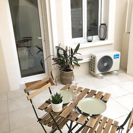 Climatise Terrasse Centre Historique Gare 10 Min Arenes 尼姆